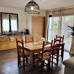 Vila Charmante Avec Jardin *