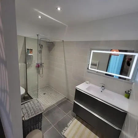 Villa Charmante Avec Jardin *