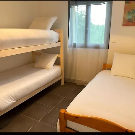 Vila Charmante Avec Jardin Prunete