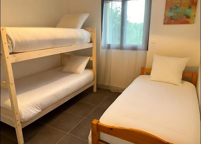 Vila Charmante Avec Jardin Prunete